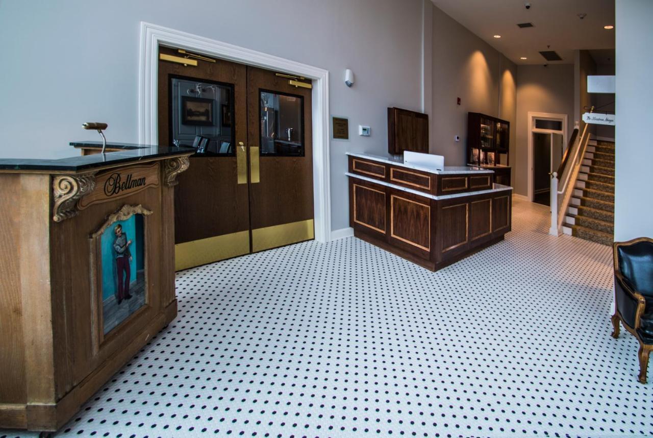 Meadows Hotel South South Fulton エクステリア 写真