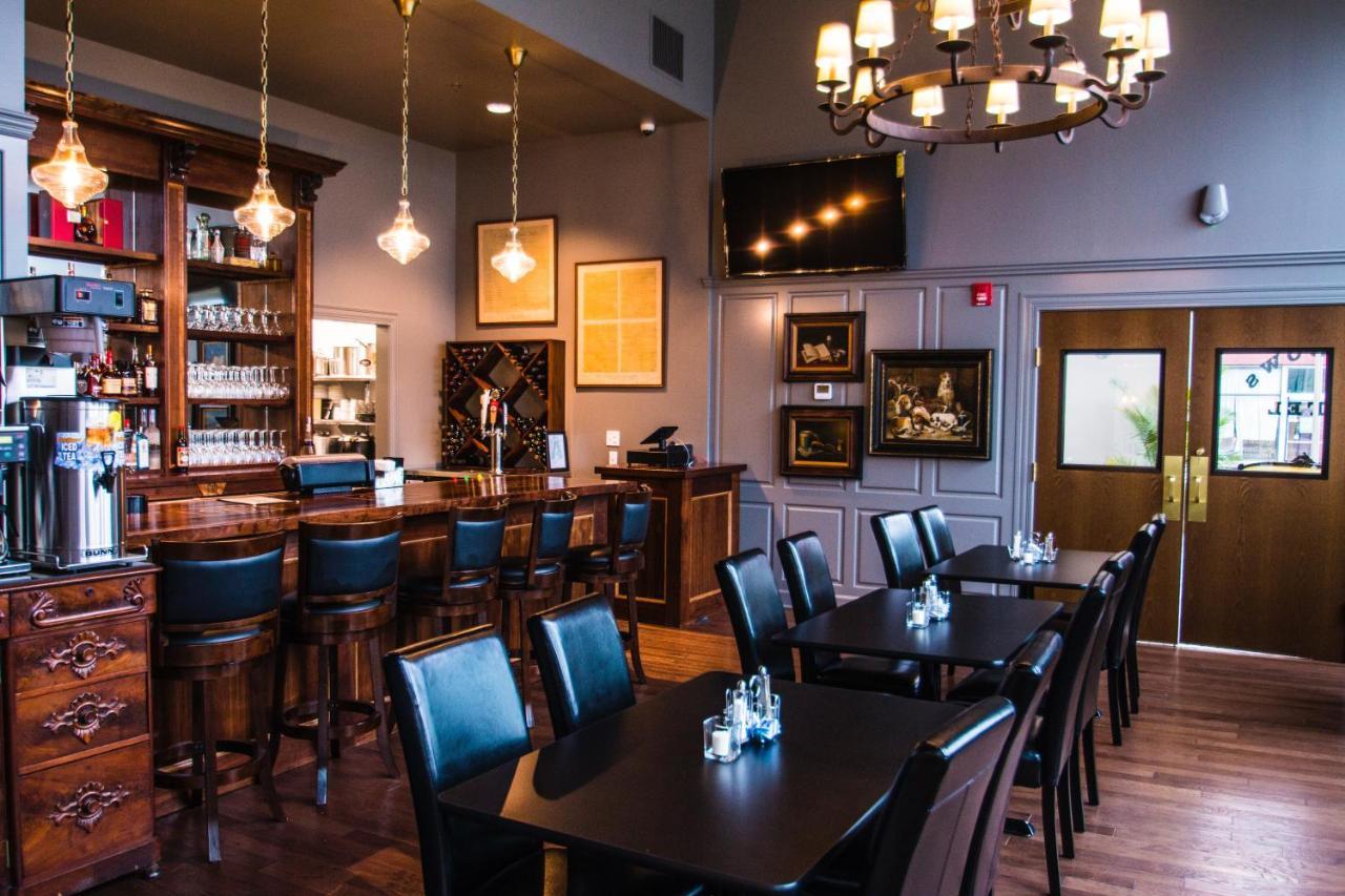 Meadows Hotel South South Fulton エクステリア 写真