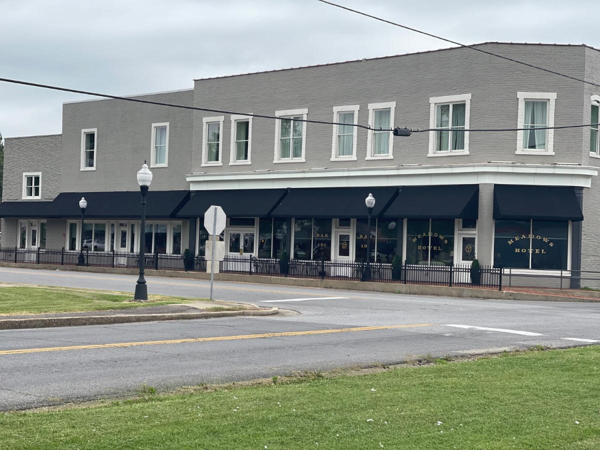Meadows Hotel South South Fulton エクステリア 写真