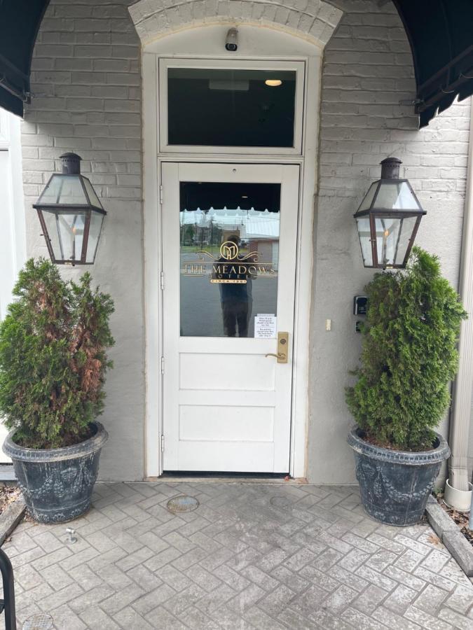 Meadows Hotel South South Fulton エクステリア 写真